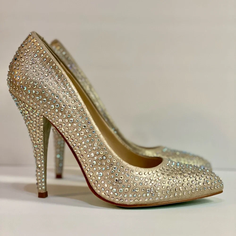 Betsey Johnson SB-Shine Pumps - Picture 2 of 3